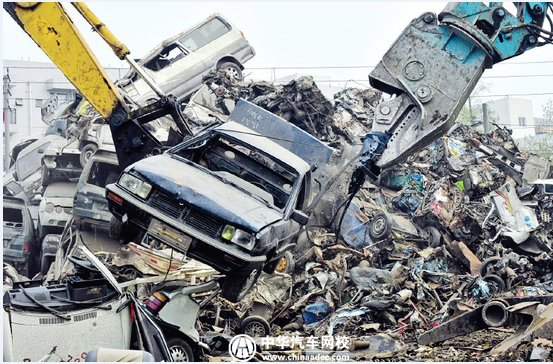 報(bào)廢汽車(chē)經(jīng)“黃?！绷魅牒谑?改頭換面重新上路行駛@chinaadec.com